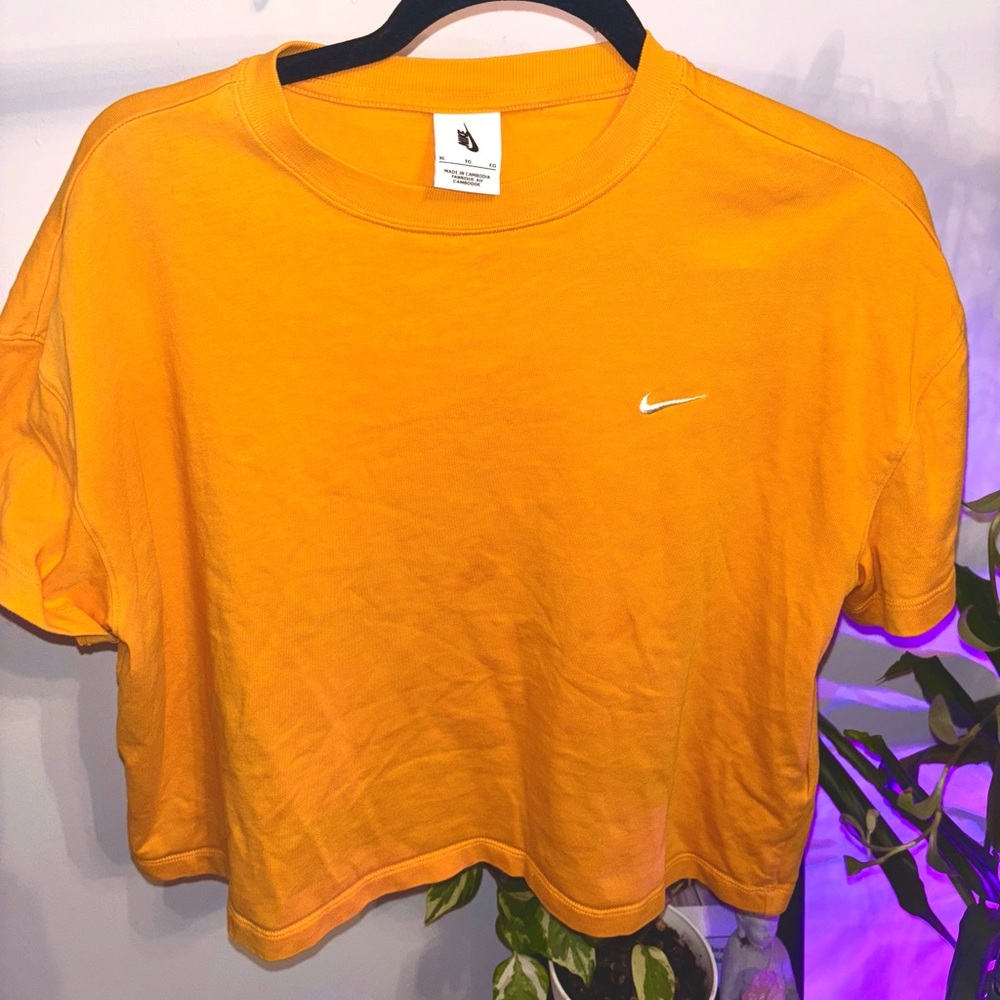 Nike cropped t shirt